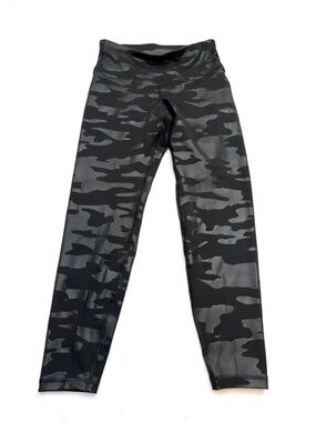 OLD NAVY Womens Medium Black Elevate High Rise Full Length Camo Leggings H15